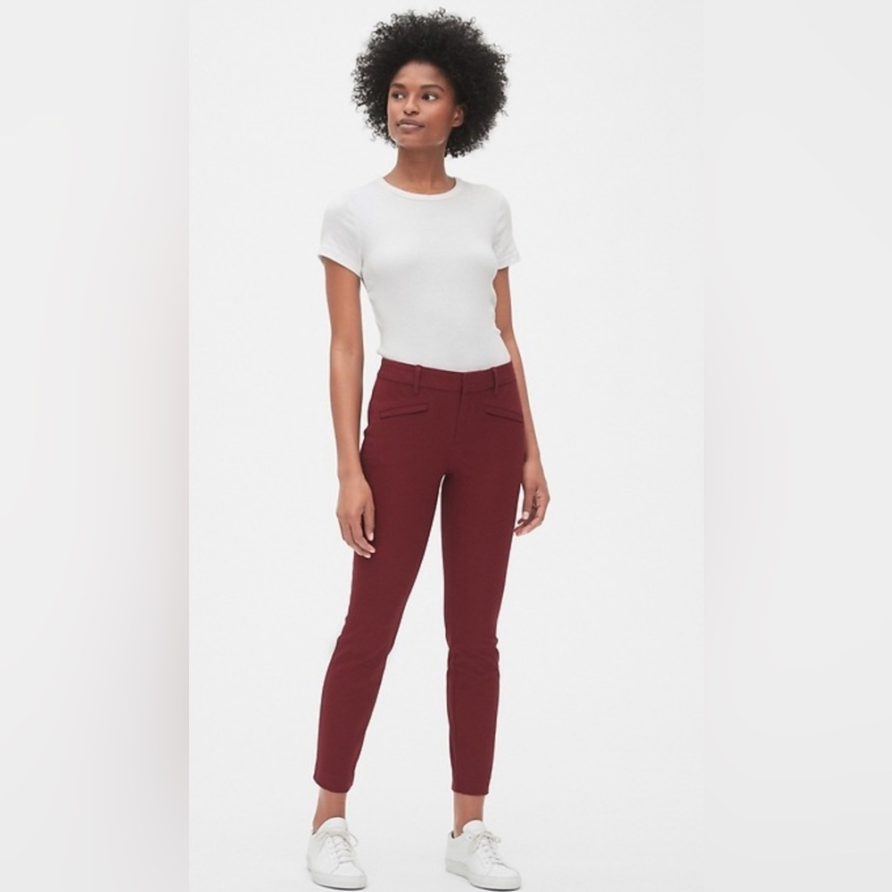 NWT Red Gap Curvy Signature Skinny Pants
